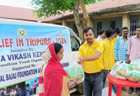 yuva vikash kendra distributes relief for flood affected people